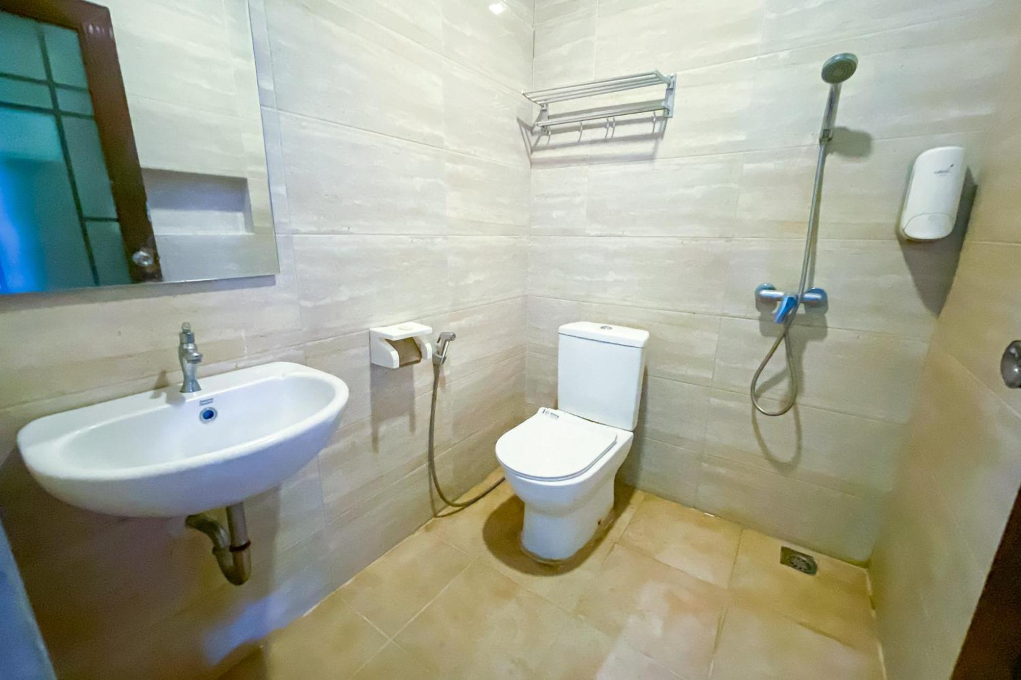 Reddoorz At Sentosa Jaya Helvetia Hotel Medan Exterior photo